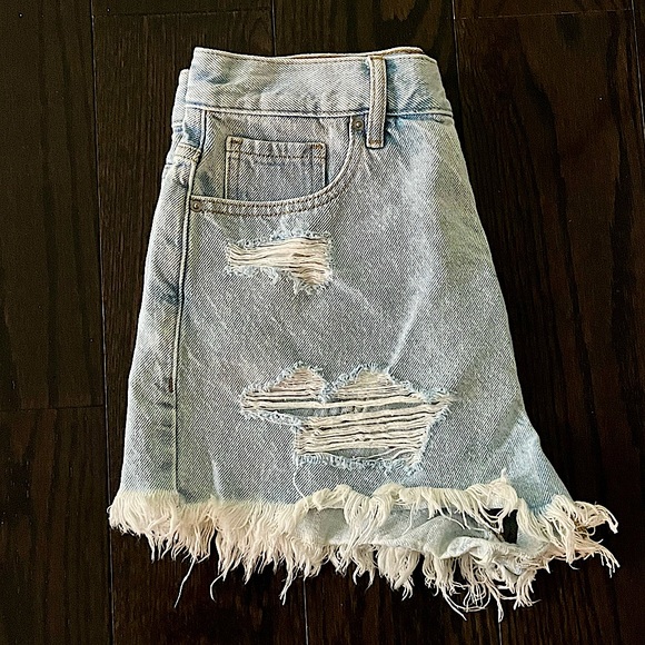 PacSun Vintage High Rise Distressed Cut-Off Jean Shorts - Picture 8 of 15
